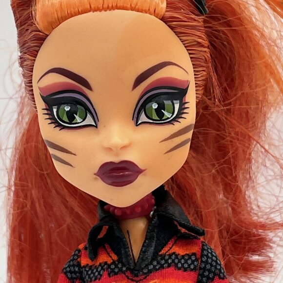 Monster High Toralei Stripes Power Ghouls Cat Tastrophe Doll G1 Target Exclusive - Picture 2 of 11